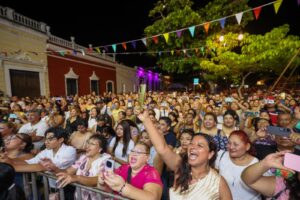 La música, el arte y la convivencia hicieron historia con 70 mil asistentes en la Noche Blanca en las calles de Mérida.