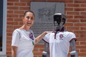Con aulas equipadas, laboratorio multifuncional y taller de robótica, el CBTis 305 en Ciudad Caucel beneficiará a más de mil estudiantes del poniente de Mérida.