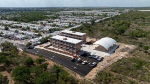 El nuevo CBTis 305 contará con modernas instalaciones y carreras enfocadas en Inteligencia Artificial, Ciberseguridad y Robótica, fortaleciendo el futuro educativo de Yucatán.