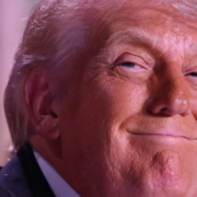 Trump impondrá arancel de 25% a autos de la Unión Europea