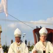 Monseñor recibe el "Báculo del Pueblo" en Campeche