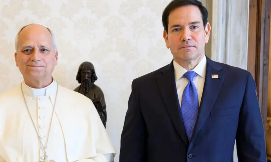 Rubio llega al Vaticano para hablar con el papa