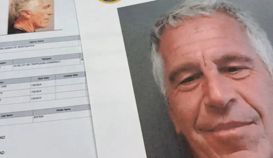Juez de EEUU publica supuesta nota suicid* de Epstein
