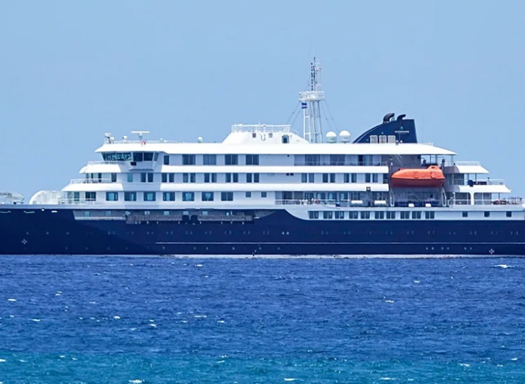 Enojo y resignación en Tenerife por llegada de crucero con brote de Hantavirus