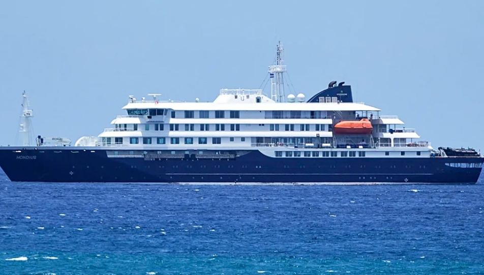 Enojo y resignación en Tenerife por llegada de crucero con brote de Hantavirus