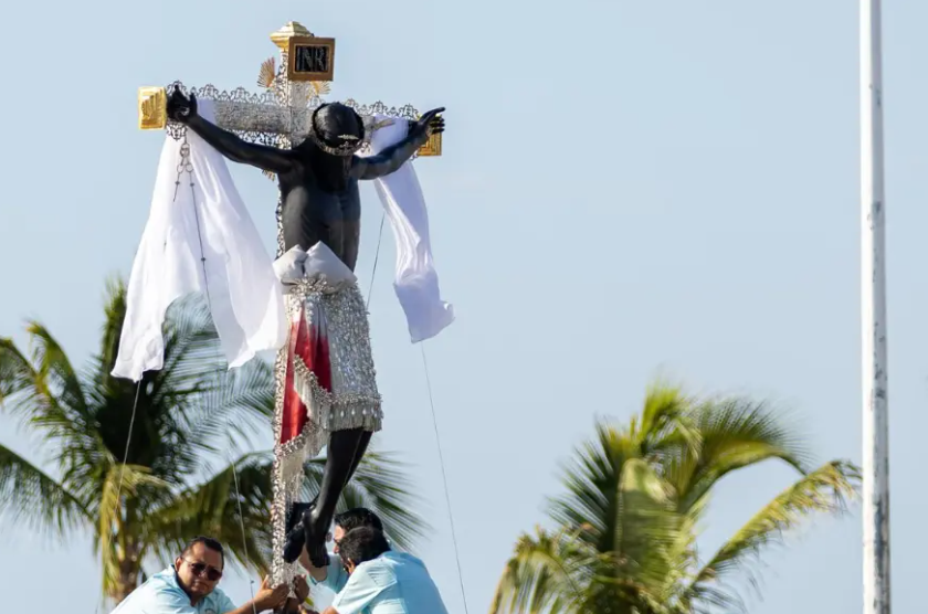 Fisuras detectadas en la imagen histórica