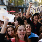 Protesta masiva en Argentina por el recorte presupuestal a Universidades