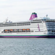 Más de 1.700 personas fueron confinadas en un crucero en Francia tras un brote gastrointestinal