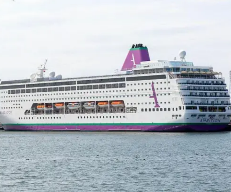 Más de 1.700 personas fueron confinadas en un crucero en Francia tras un brote gastrointestinal