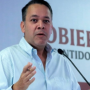 Ex secretario de Finanzas de Sinaloa, se entrega a autoridades judiciales de EU