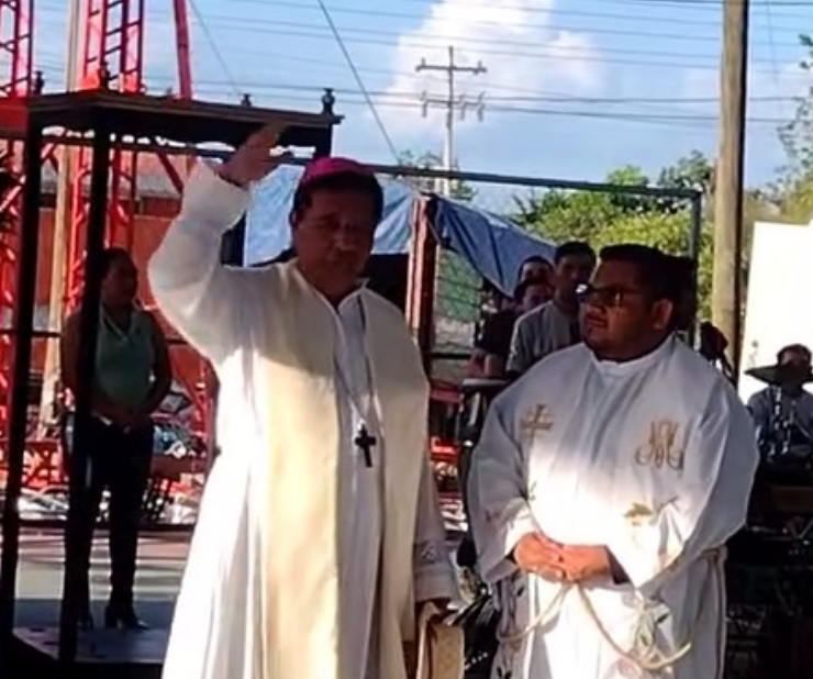 Obispo llega a Ukum y sorprende a la comunidad