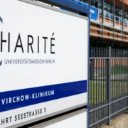 Médico estadounidense es tratado por Ébola en Alemania