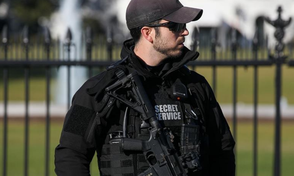 Investigación del FBI tras el incidente armado