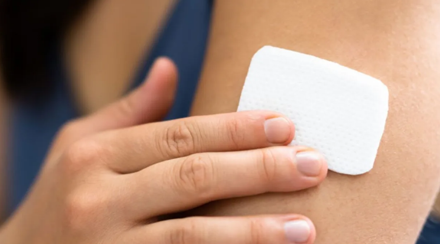 Crean una curita "Inteligente" que trata el melanoma