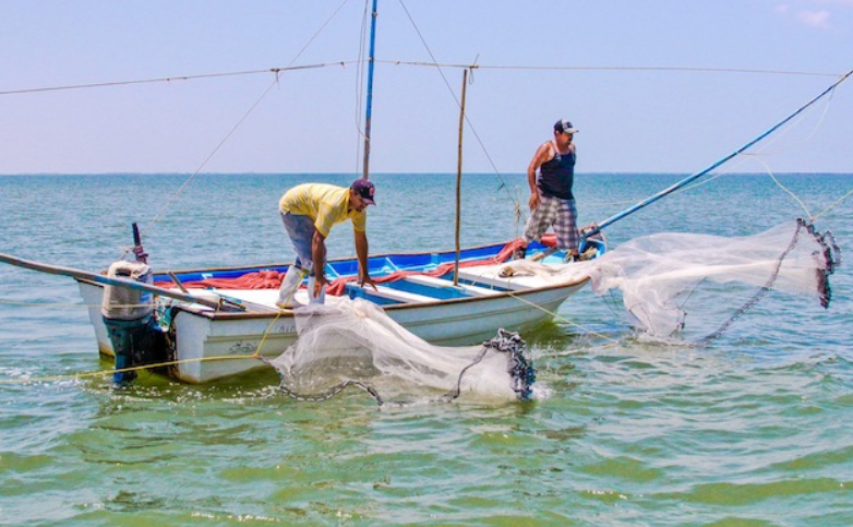 Cientos de pescadores piden “SOS” desesperados por la crisis