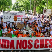Miles marchan en Madrid contra del precio de la vivienda