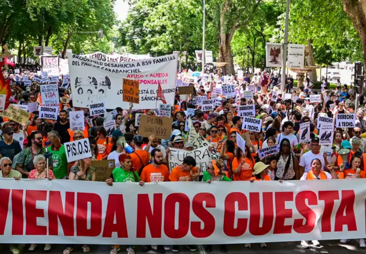 Miles marchan en Madrid contra del precio de la vivienda