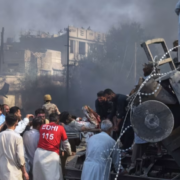 Pakistán reporta un atentado contra estación de tren, al menos 23 fallecidos