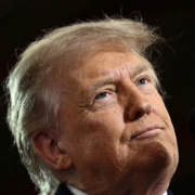 Examen médico de Trump reaviva debate sobre su mente