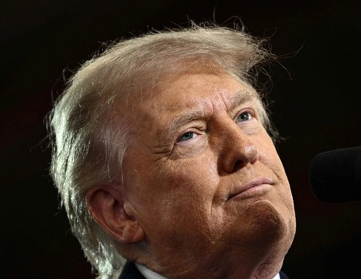 Examen médico de Trump reaviva debate sobre su mente