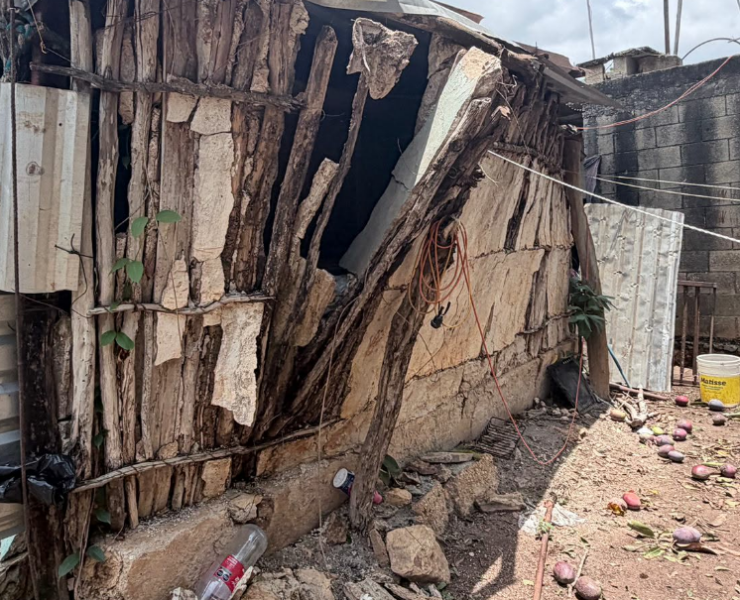 Tormenta entierra patrimonio de familias: caos en Campeche