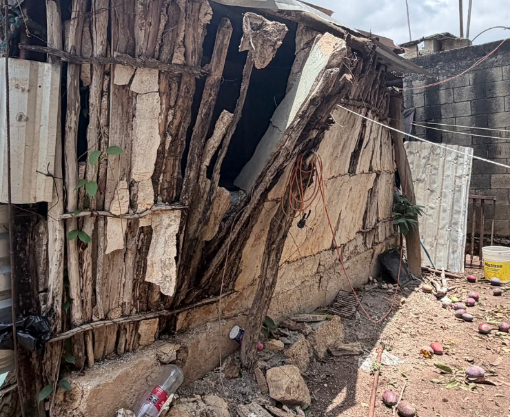 Tormenta entierra patrimonio de familias: caos en Campeche