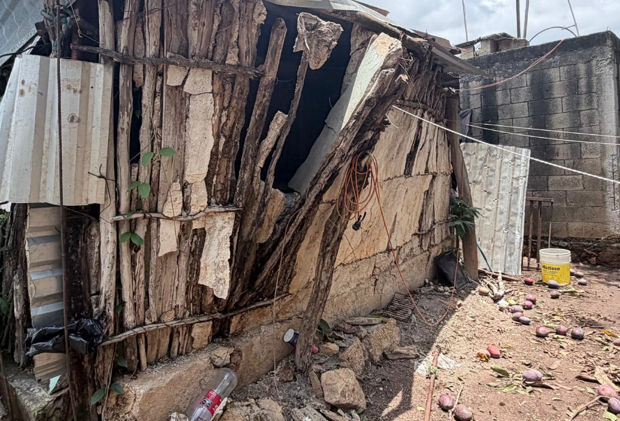 Tormenta entierra patrimonio de familias: caos en Campeche