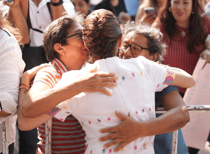 Claudia Sheinbaum felicita a las madres mexicanas en su día