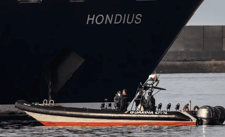 El crucero MV Hondius inicia desembarco en Tenerife