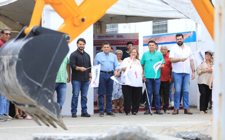 Entrega Javier May obras de infraestructura caminera