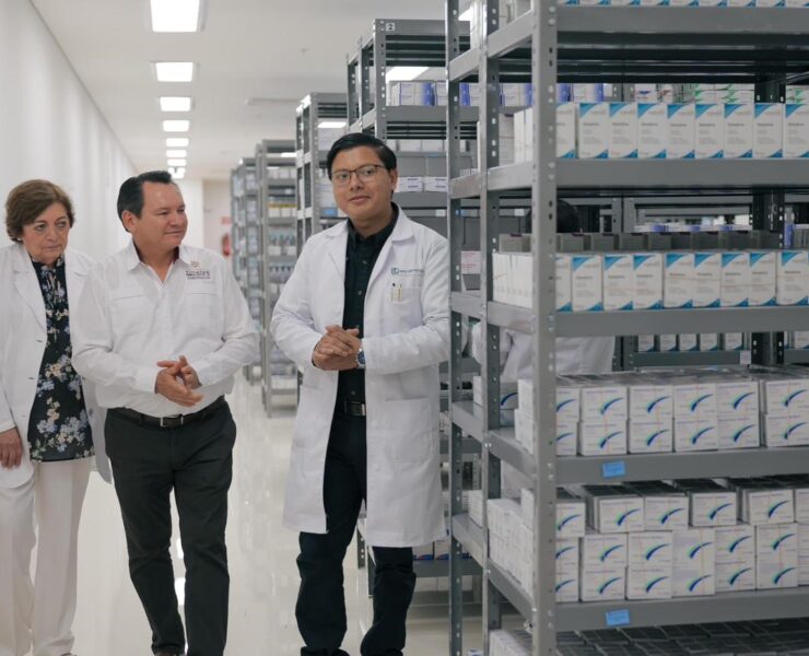 ¡Medicinas Gratis! Gobernador Díaz Mena supervisa la farmacio del nuevo hospital O’Horán