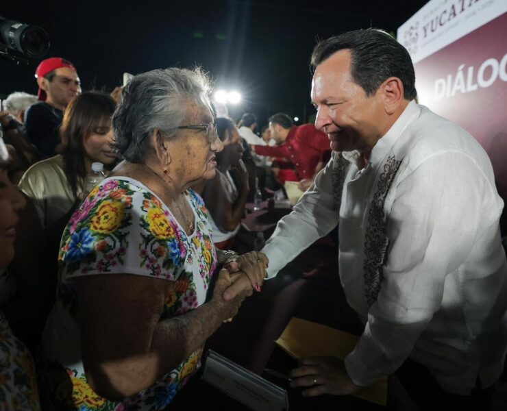 Gobierno de Yucatán atiende planteamientos de familias de Kanasín