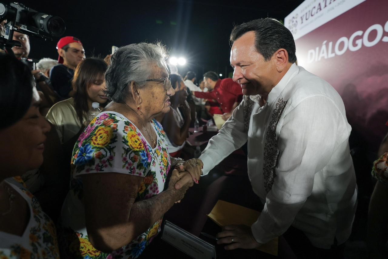Gobierno de Yucatán atiende planteamientos de familias de Kanasín