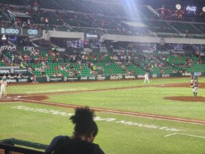 Los Guerreros de Oaxaca pegaron primero en el Kukulcán tras vencer 2-0 a los Leones de Yucatán en un intenso duelo de pitcheo.