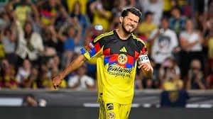 Henry Martín tuvo en sus botines el pase del América a semifinales, pero su disparo desde el punto penal terminó estrellándose en el poste.