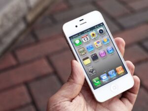 El iPhone 4 era considerado uno de los celulares más modernos y deseados cuando Pumas ganó su último título de Liga MX en 2011.
