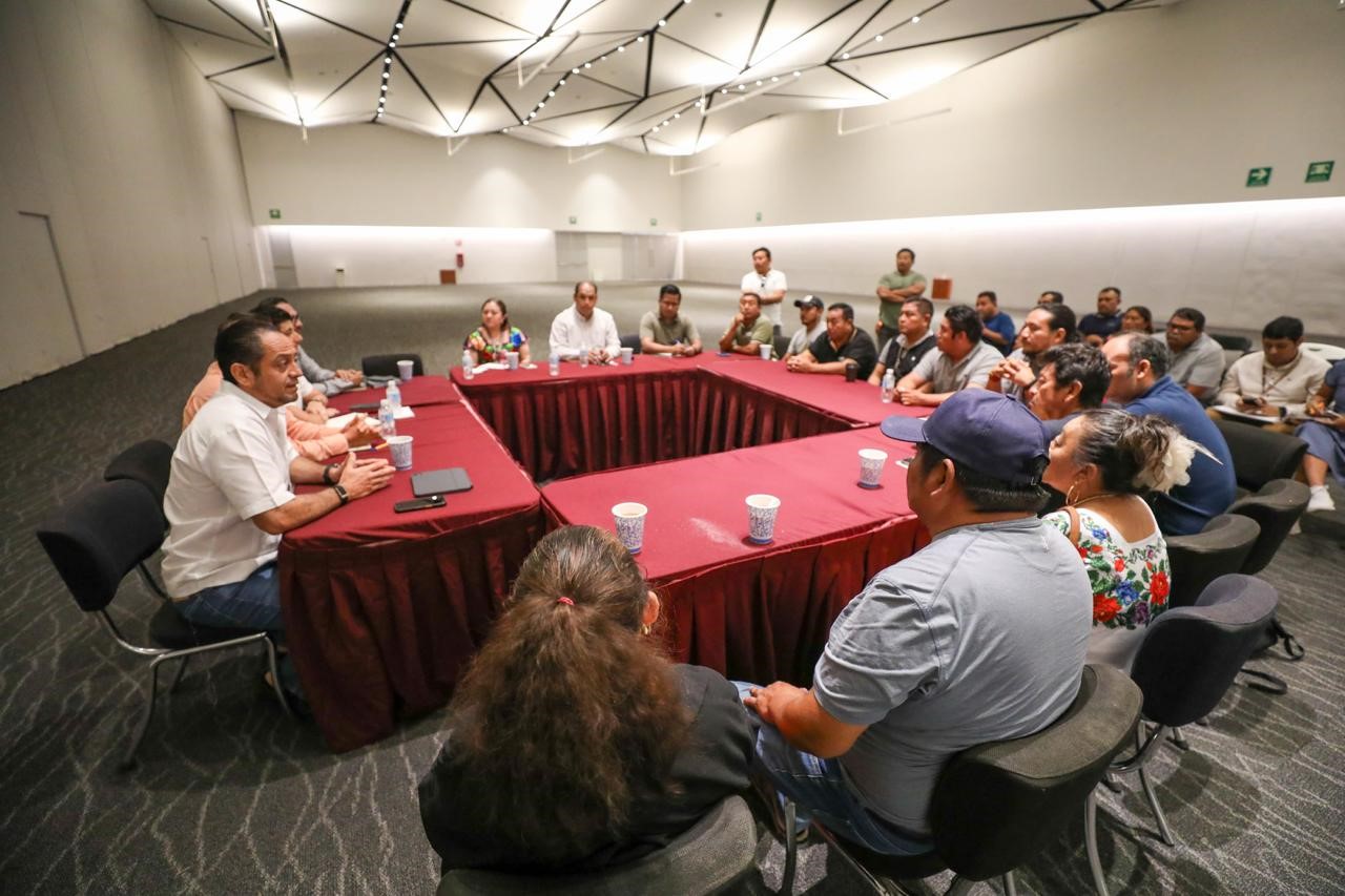 INAH y Gobierno de Yucatán abren diálogo permanente con artesanos y guías turísticos de Chichén Itzá