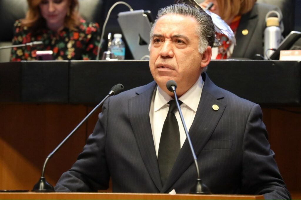 Inzunza se aferra al escaño y responde a señalamientos con defensa política y jurídica desde el Senado