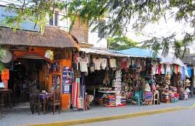 Datos del INAH revelan que Tulum registró una fuerte disminución de visitantes tras la apertura del Parque Nacional del Jaguar.
