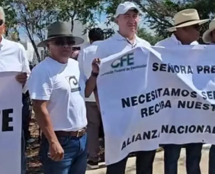 Jubilados de PEMEX y CFE en Mérida exigen revisión de la reforma