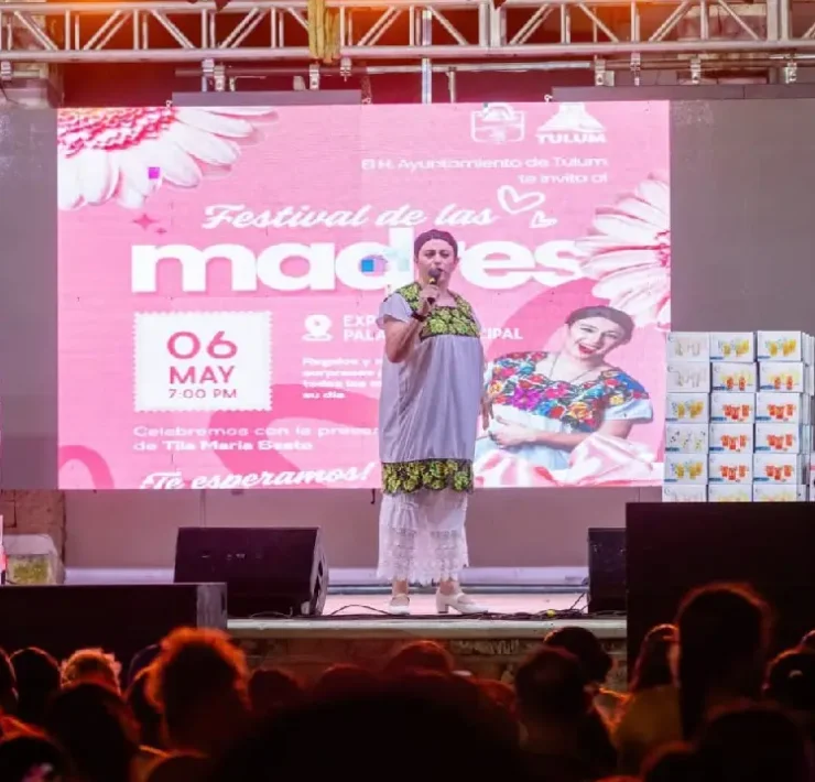 Madres son reconocidas en gran festejo durante emotiva celebración en Tulum