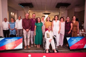 Autoridades estatales, municipales y representantes del sector empresarial acompañaron la toma de protesta de la Nueva Mesa Directiva de la CANACINTRA en Campeche.