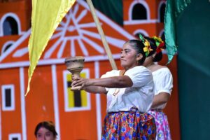 Macuspana, Paraíso y Tacotalpa conquistaron al público con coloridas presentaciones que fortalecen la identidad cultural de Tabasco.