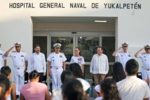 La Presidenta Claudia Sheinbaum y el gobernador Joaquín Díaz Mena inauguraron el nuevo Hospital General Naval de Yucalpetén, fortaleciendo la atención médica y ampliando los servicios de salud en Yucatán.