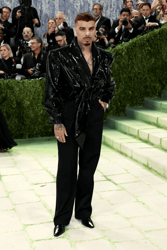 Presencia latina en la alfombra