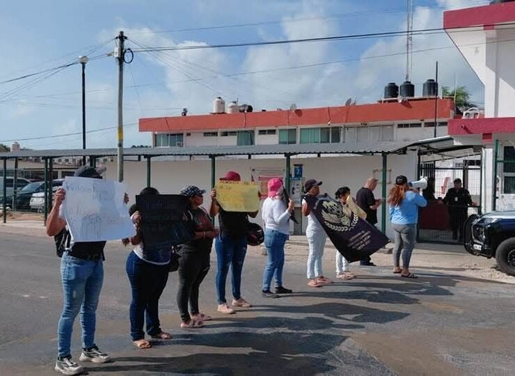 Protesta en Cereso de Chetumal desata fuerte bloqueo vial
