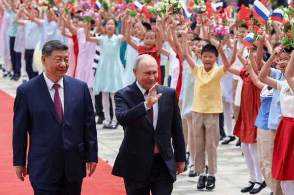 Putin llega a China tras histórica visita de Trump
