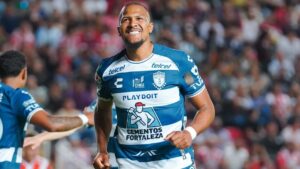 Salomón Rondón estuvo cerca de cambiar la historia para Pachuca. El delantero venezolano tuvo en sus pies el pase a la final, pero el balón terminó por encima del travesaño en los últimos minutos.