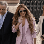 Shakira vence a Hacienda de España