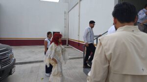 La presidenta Claudia Sheinbaum fue recibida por la gobernadora Layda Sansores durante su visita oficial a Campeche para impulsar proyectos productivos y ganaderos.